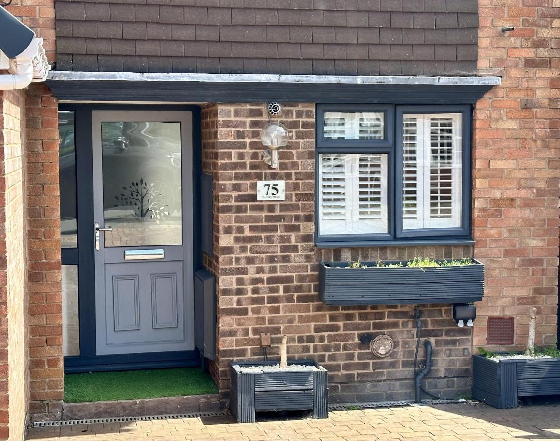Fantastic 2-Bed House With Parking - Hosted By Hutch Lifestyle Villa Leamington Spa Exterior photo