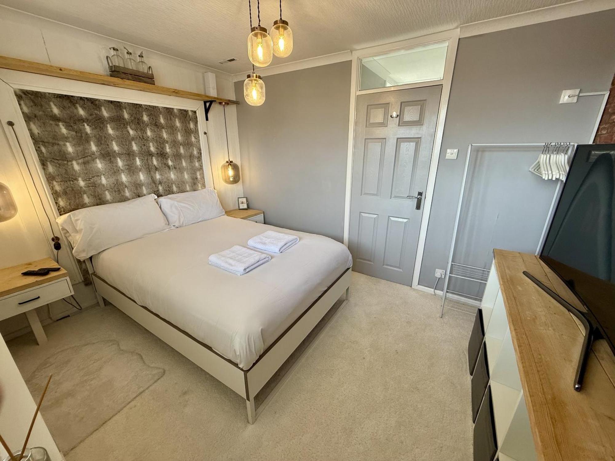 Fantastic 2-Bed House With Parking - Hosted By Hutch Lifestyle Villa Leamington Spa Exterior photo