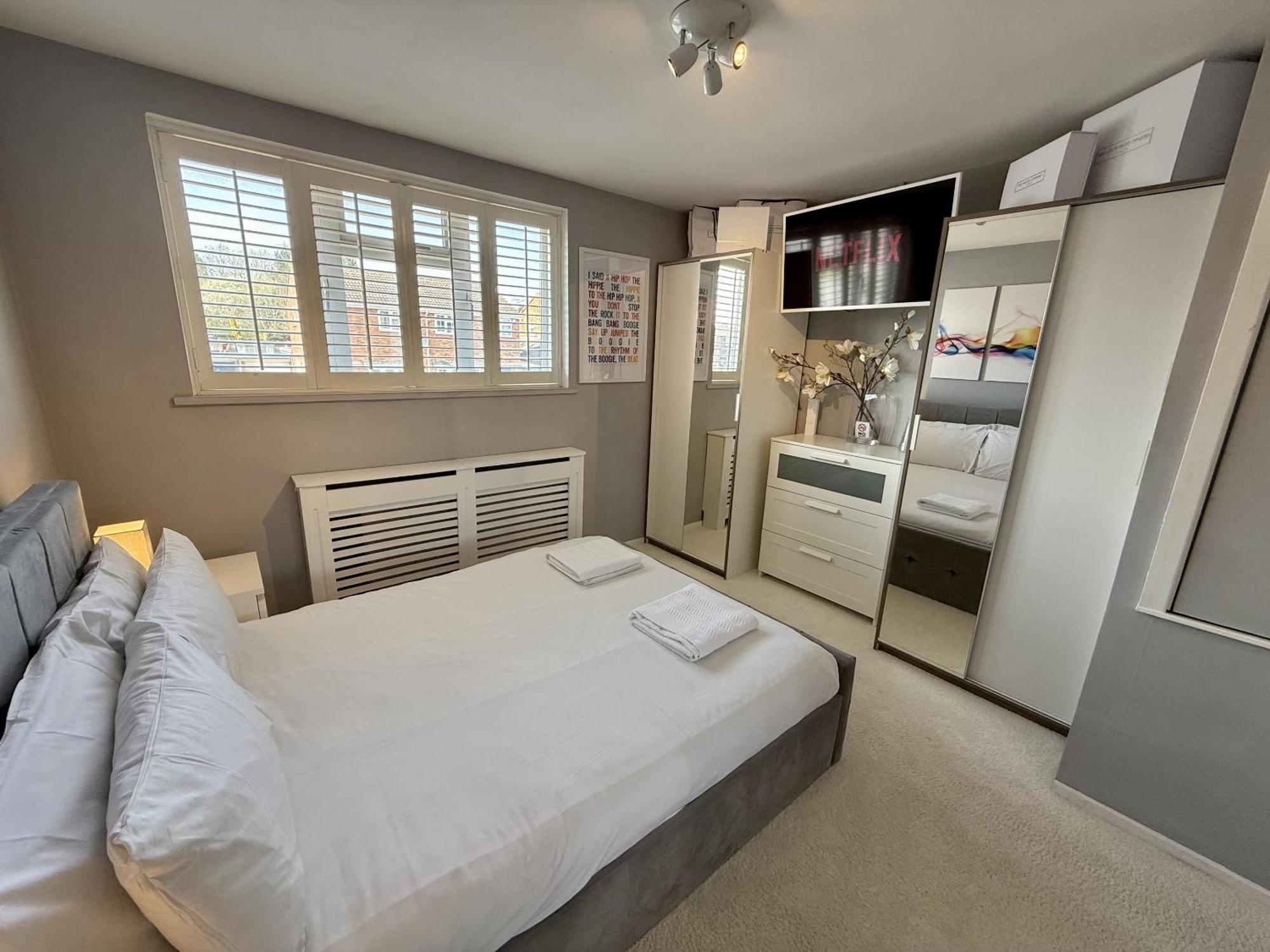 Fantastic 2-Bed House With Parking - Hosted By Hutch Lifestyle Villa Leamington Spa Exterior photo